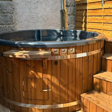 Gite Au Manoir Des Sens Avec Bain Nordique Jacuzzi Bergheim Exterior photo